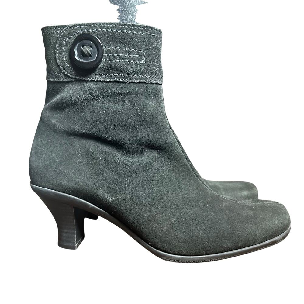 La Canadienne Black Suede Waterproof Booties Size 9.5